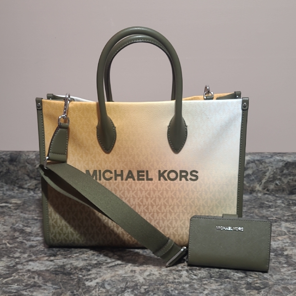 Michael Kors Tote And Wallet Like New